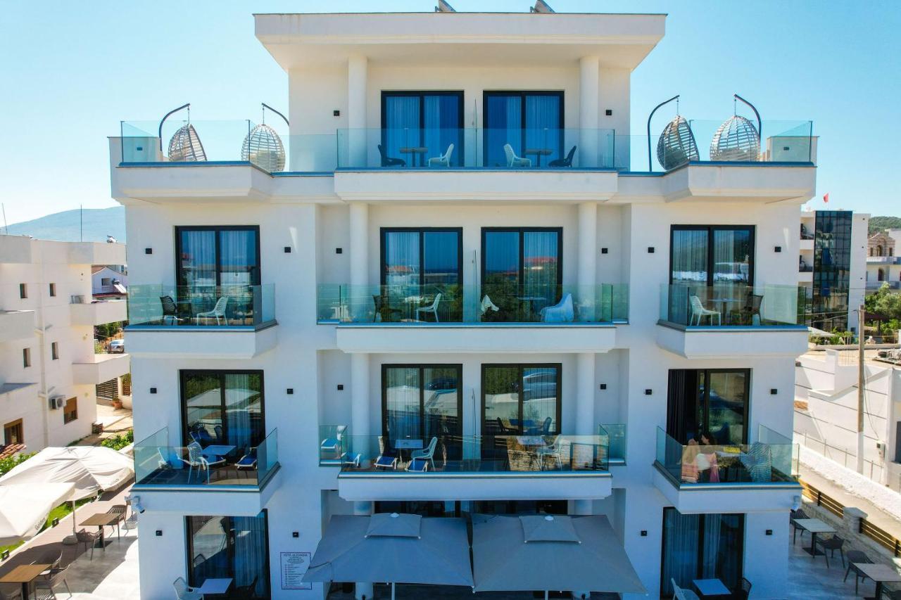 Alexander Hotel