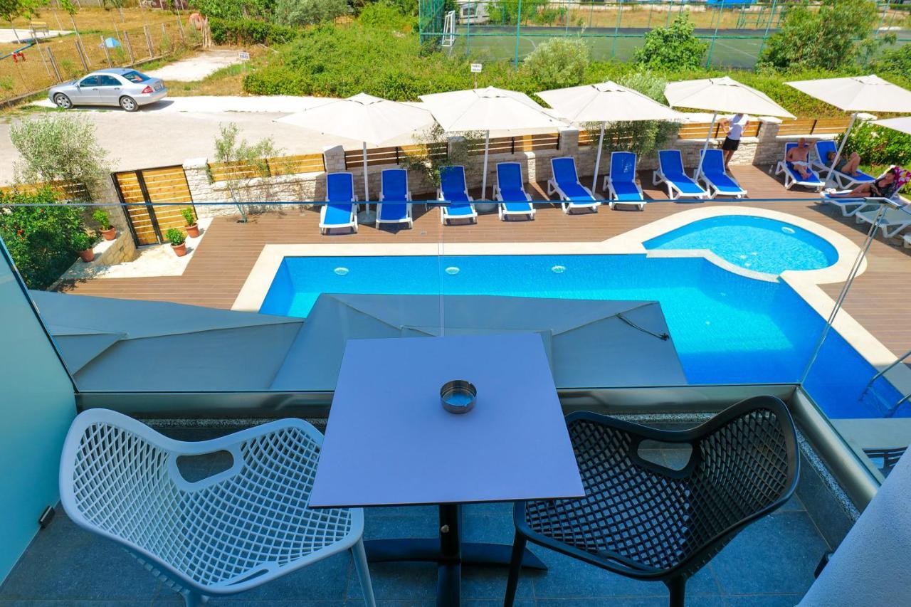 Alexander Hotel